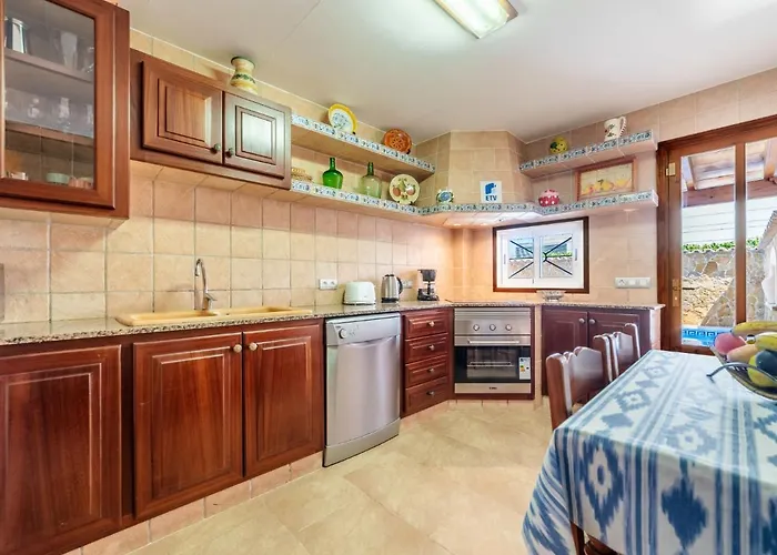 Holiday Home Pintor Beach House By Interhome